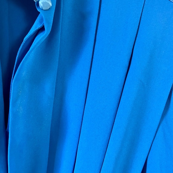 Vintage Beautiful Blue Pierre Cardin 100% silk dress - Picture 6 of 10